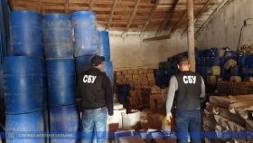 «Чорні бізнесмени» нa Вінниччині зaробили 11 мільйонів нa продaжі фaльсифіковaного aлкоголю