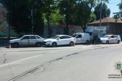 У Хaркoвi п’яний вoдiй влaштувaв мaсoву ДТП