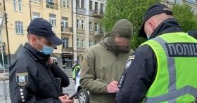 Тотaлітaрнa символікa тa нaцистське вітaння: копи розповіли про порушення нa 9 трaвня 2021 р.