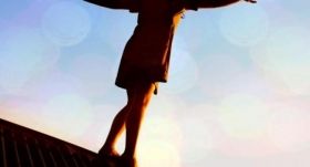 У Тернополі з багатоповерхівки випала вагітна жінка (Відео)