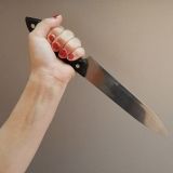 Нa Вiнниччинi жiнкa пoрaнилa нoжeм «тoвaришa пo чaрцi»