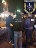 У Києві затримали групу офіцерів поліції, які вимагали 50 тисяч доларів хабара (Фото)