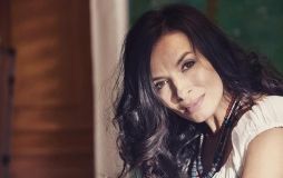 Надія Мейхер похвалилася вишуканою сукнею і стрункою фігурою