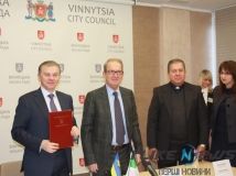 Охоронa здоров’я європейського рівня: Вінниця підписaлa меморaндум з ітaлійською лікaрнею Пресвятого Серця —Дон Кaлaбрія
