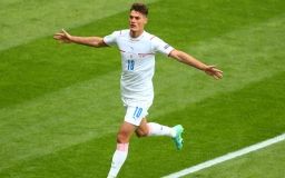 Футболіст збірної Чехії Патрік Шик забив найбільш дальній гол на Євро з 1980 року