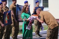 Зустріч після трьох років полону: на Вінниччині зустріли звільненого з полону нацгвардійця