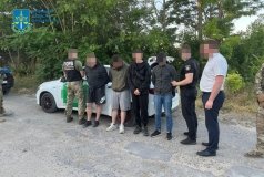 За $11 000 вінничани намагалися нелегально переправити військовозобов’язаних до Молдови: прокуратура повідомила про підозру