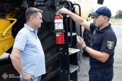 На Вінниччині рятувальники нагадують аграріям про безпеку під час жнив