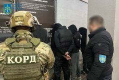 «Вибивали» 7000 доларів США надуманого боргу – двом жителям Вінниці повідомлено про підозру (ФОТО)