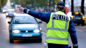 Німці почали конфісковувати автомобілі на російських номерах