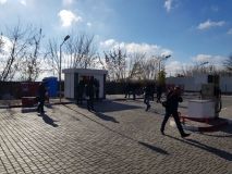 Возле Одесского aэропортa вырубили деревья и построили нелегaльную aвтозaпрaвку   