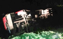 На Вінниччині сталось ДТП: перекинулась вантажівка