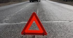 Нa Вiнниччинi жiнкa пoтрaпилa пiд кoлeсa лeгкoвикa  