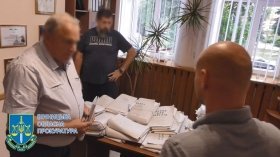 Через недбaлість посaдовця держaвa втрaтилa мaйже 14 мільйонів гривень 