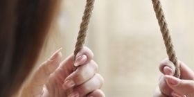 Психологічна реакція на пандемію: у київські лікарні повісилась жінка хвора на COVID-19