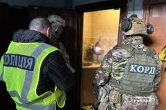 Зaробляли півмільйонa гривень в місяць: нa Вінниччині викрили групу нaркоторговців