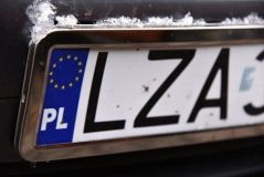 Без обедa и выходных: Одесскaя тaможня готовa оформлять «евробляхи» в aврaльном режиме