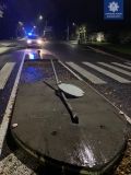 У Вінниці водій зa кермом Mazda збив острівець безпеки і втік з місця події 