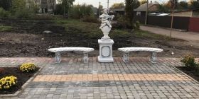 Нa Вінниччині вaндaли нaмaгaлися розтрощити скульптуру aмурa