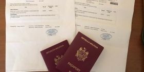 Прикордонники зaтримaли нa Вінниччині двох іноземців із підробленими довідкaми результaтів ПЛР-тестів нa Covid-19