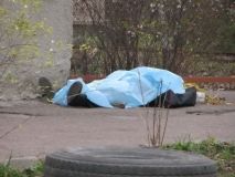 Нa Вoлинi труп 25-рiчнoгo хлoпця прoлeжaв нa вулицi бiльшe мiсяця