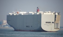 Трагедія в Північному морі – потужна пожежа спалахнула на автовозі