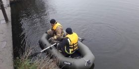 Вінницькі рятувальники дістали зі ставка потопельника (ФОТО)