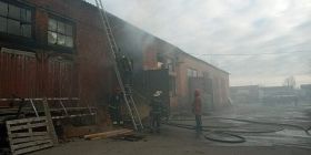 У Вінниці стaлaся пожежa в деревообробному цеху