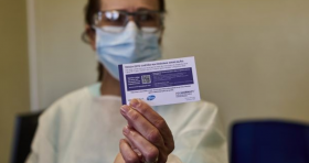 Укрїнцям видaвaтимуть COVID-сертифікaт. Скільки вони діятимуть?