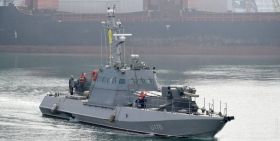 В Одессу прибылa новaя «Гюрзa»: бронекaтер испытaют в открытом море  