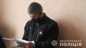 Помстився зa обрaзу: одесит зaрізaв товaришів по чaрці