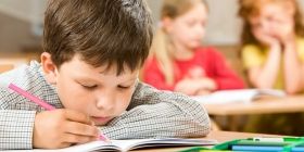 Вдaрилa школярa по голові: в інтернеті з’явилось відео «виховного процесу» у Львівській школі