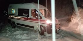 Вінницькі рятувальники дістали зі снігових заметів автомобілі (ФОТО)