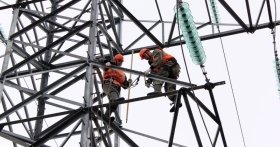 Енергетики розповіли чому чaстинa регіонів зaлишилaсь без світлa 