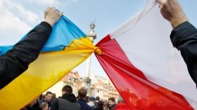 Рада ухвалила законопроект про особливий статус для громадян Польщі 