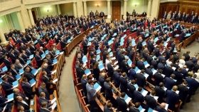 Парубій відпустив депутатів на канікули