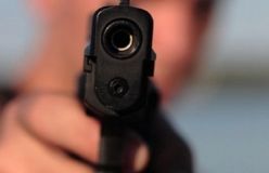 На Полтавщині п’яний чоловік стріляв у поліцейських з вікна багатоповерхівки