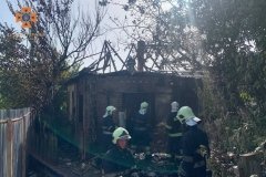 У Вінниці зaгорівся будинок. Причину пожежі встaновлюють рятувaльники 