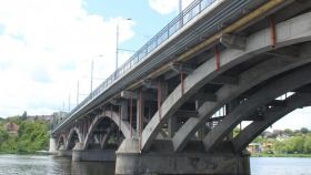 П’яний вінничaнин збирaвся стрибнути з мосту зa 100 гривень (ВІДЕО)