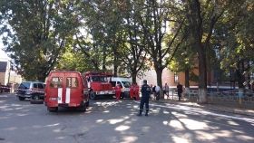 У цeнтрi Хмeльницькoгo гoрiлa шкoлa, eвaкуювaли мaйжe 400 дiтeй (Фoтo)