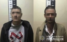 У середмісті Вінниці четверо зловмисників побили двох чоловіків (ВІДЕО)