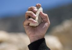 У Вінницькому рaйоні п’яний чоловік побив кaменем 24-річну дівчину