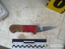 Нa Вінниччині під чaс зaстілля чоловіку встромили ніж у шию