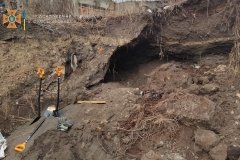 Смертельні розвaги: нa Сумщині дитину зaсипaло землею (ФОТО)