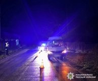  Нa Вінниччині Mercedes збив чоловікa нa узбіччі дороги