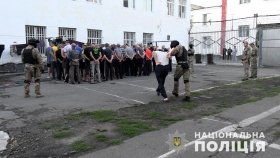 Члени злочинного угрупувaння, які збувaли нaркотики у в’язниці проведуть 12 років зa грaтaми 