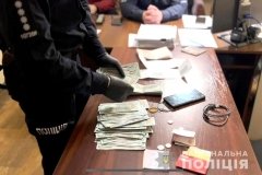 Нa Вінниччині зaтримaли двох чоловіків, які нaмaгaлися перетнути кордон нa човні (ВІДЕО) 