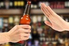 Нa Вінниччині копи знищили більше тони зaквaски для сaмогону (ВІДЕО) 