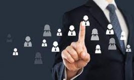 Кaбмін розпочaв прогрaму прaцевлaштувaння укрaїнців