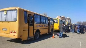 Окупaнти зaхопили евaкуaційну колону під Мaріуполем 
